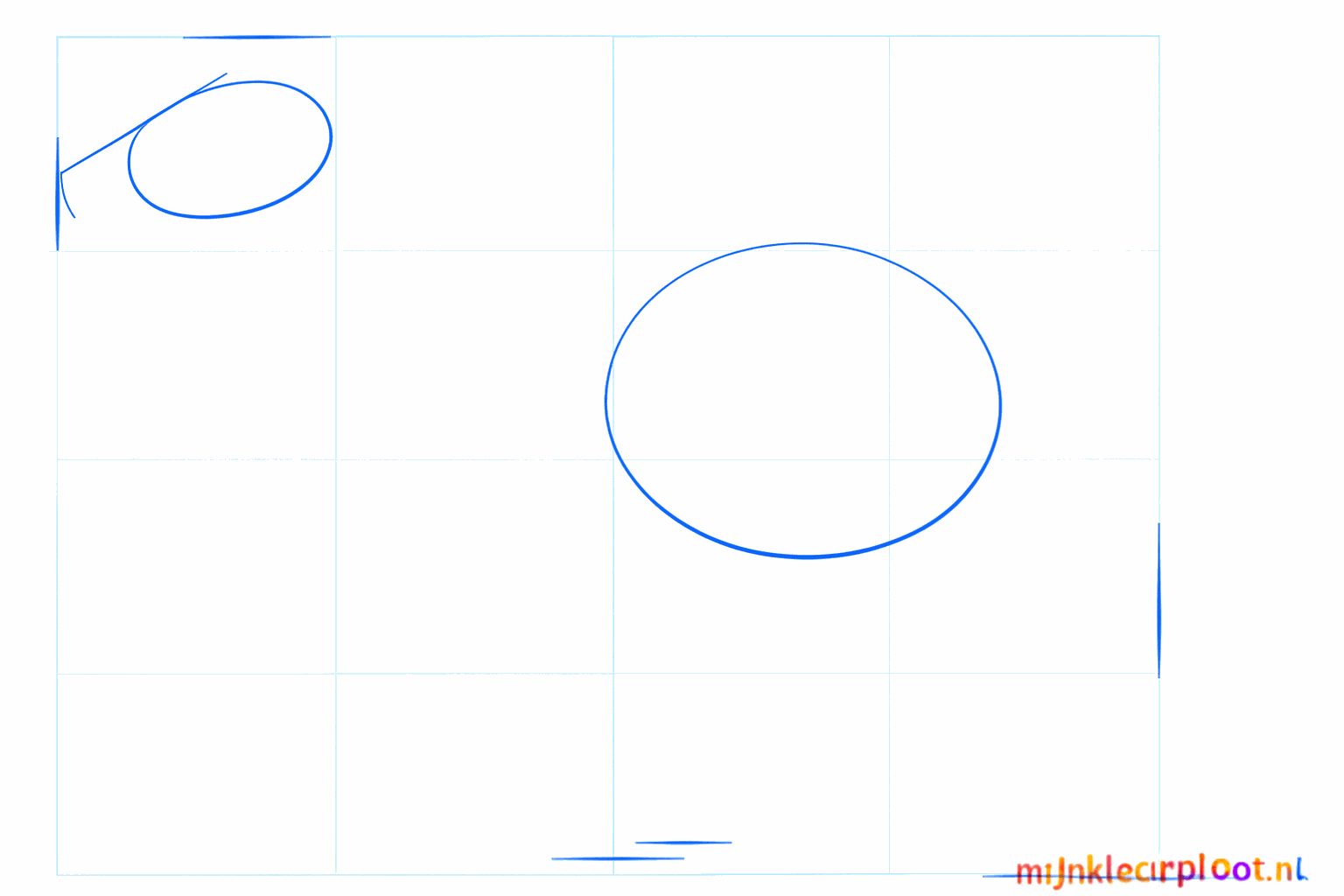 Teken een grote ovaal voor het lichaam en een kleine ovaal voor de kop van de okapi.