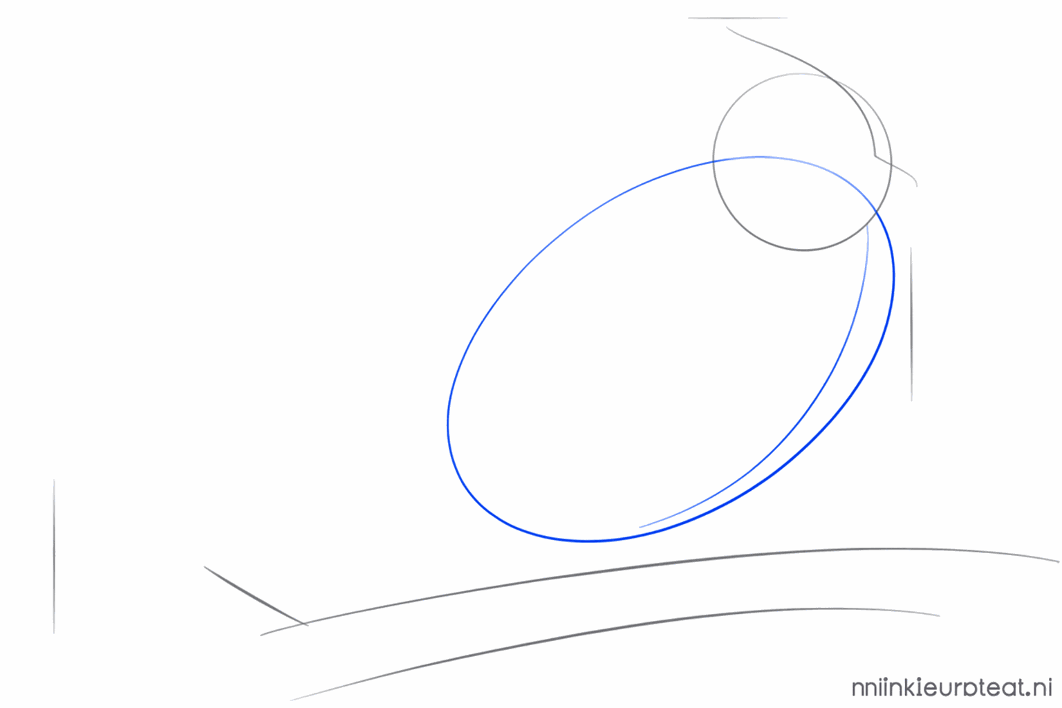 Een grote ovaal onder de kleine cirkel die het lichaam van de vogel vormt.