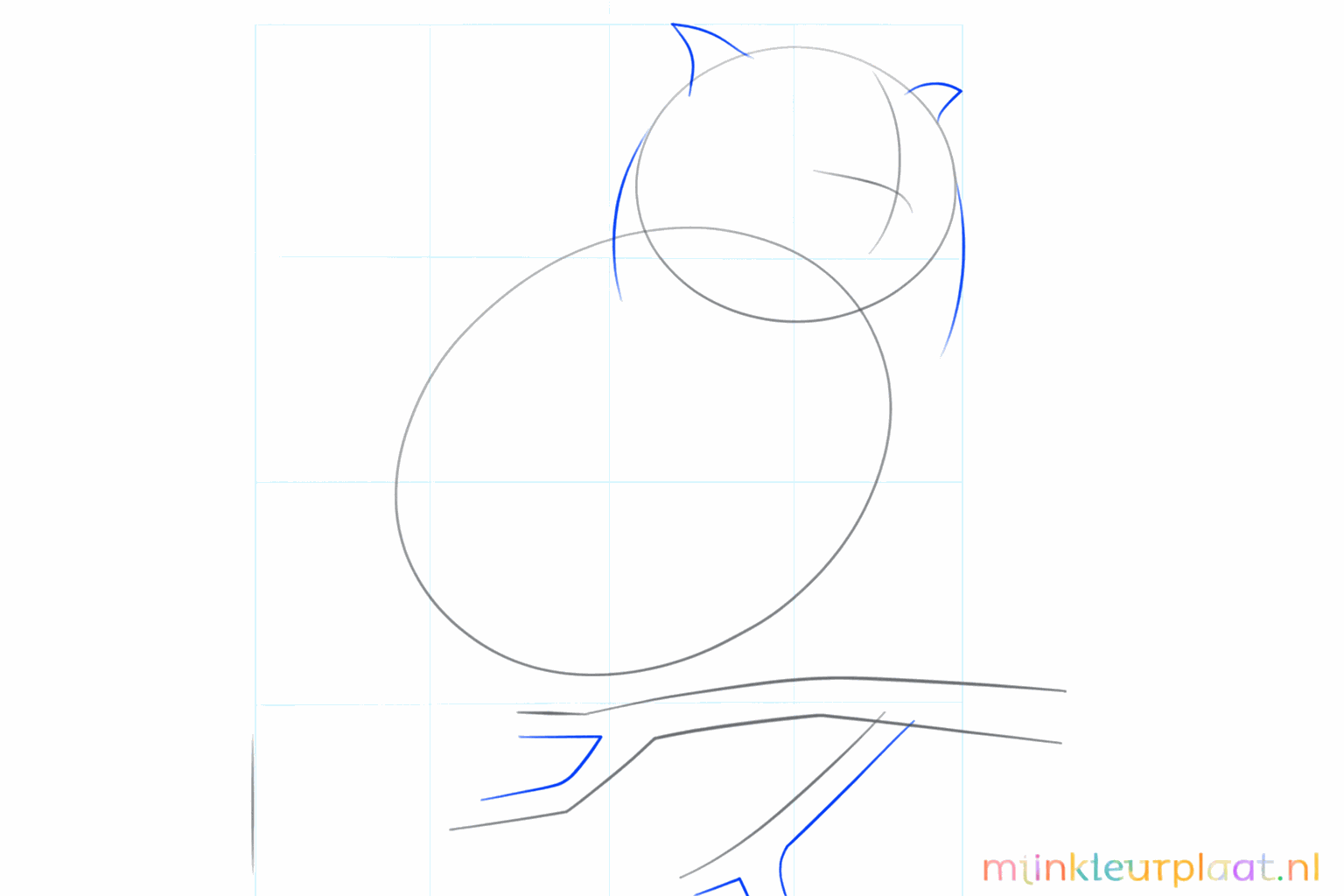 De vorm van de uilenkop met twee kleine puntige oortjes.